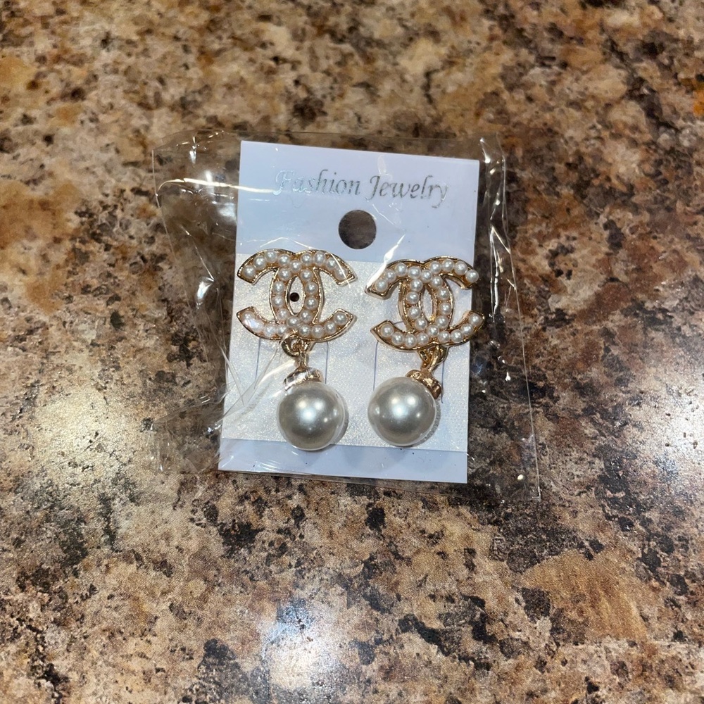 Fashion earrings